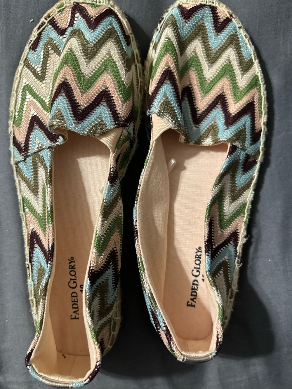 EUC Faded Glory Women’s Zigzag Espadrille Flats in Green, Blue & Tan Size 10